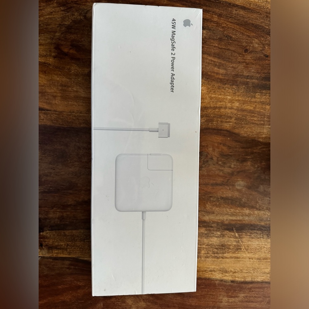 New Apple MacBook Pro 45W MagSafe 2 Power Adapter charger MD592LL/A